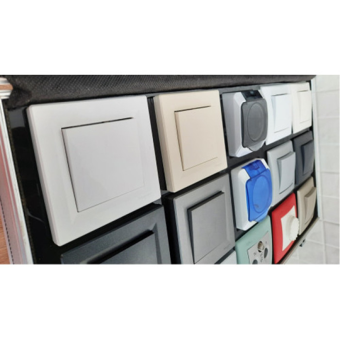 Розетка Schneider Electric Asfora с заземл. и з/шторками кремовый